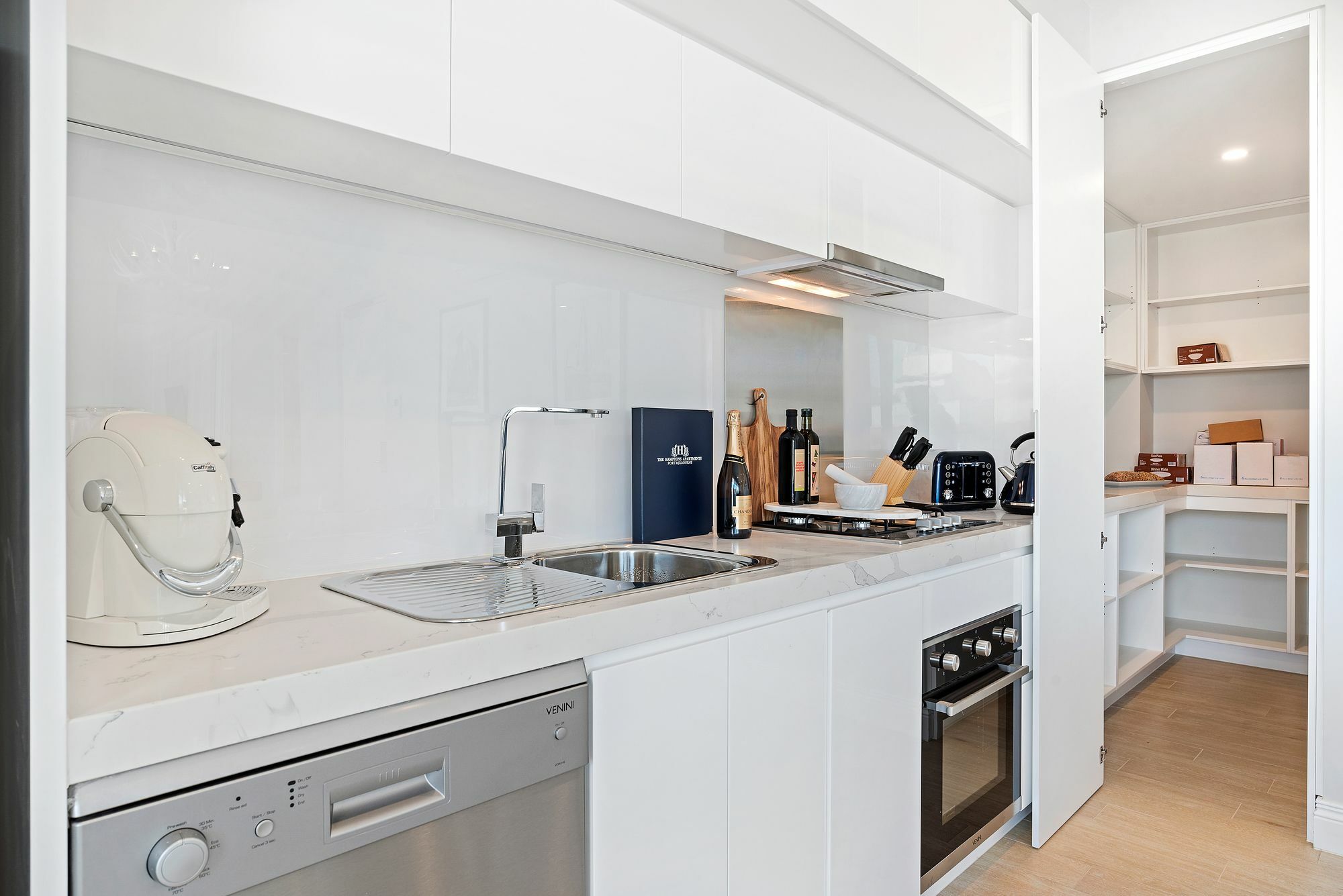 The Hamptons Apartments - Port Melbourne City Exterior foto